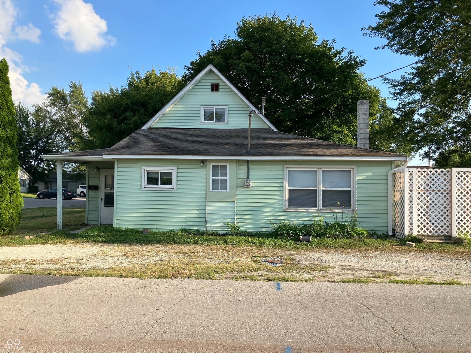 Side exterior at 900 S Sheridan Avenue, Sheridan, IN