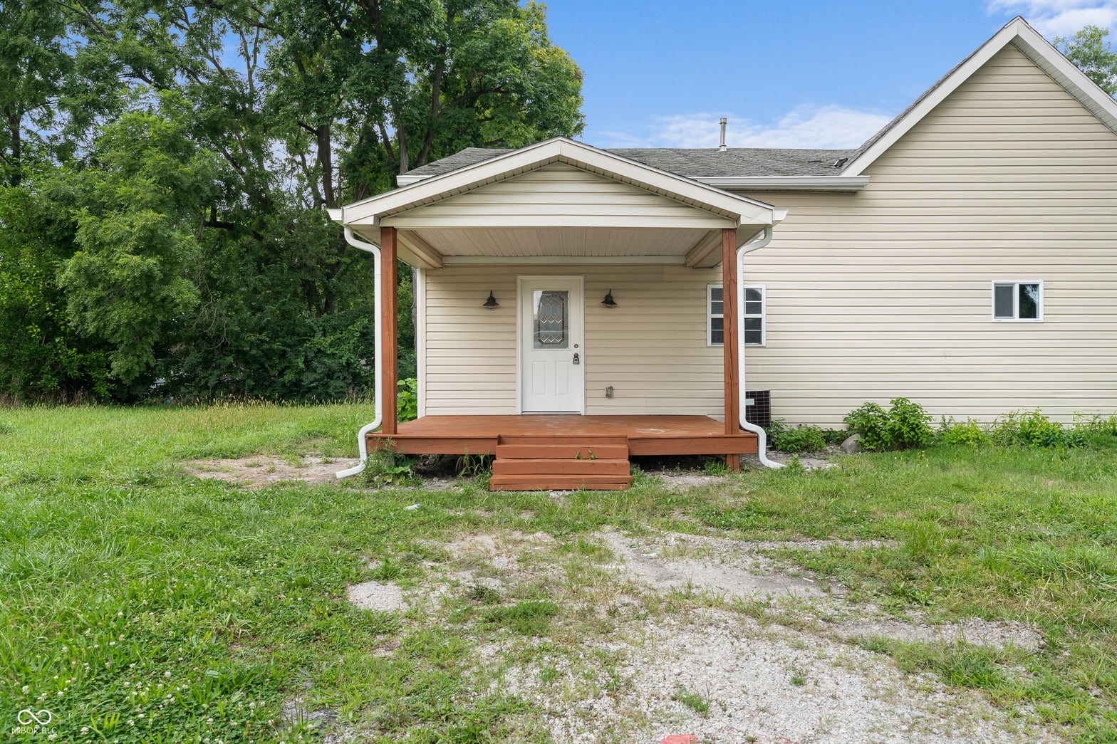 Front exterior at 2407 E Memorial Drive, Muncie, IN