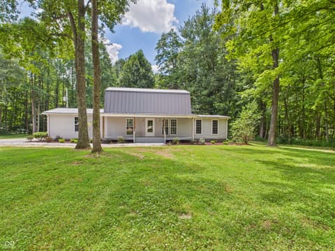 Photo of 3263 W County Road 250 S, Versailles, IN
