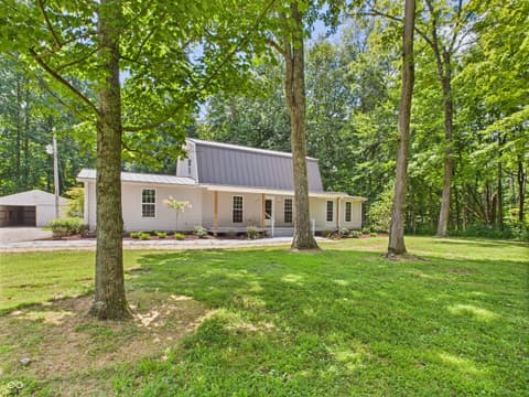 Photo of 3263 W County Road 250 S, Versailles, IN
