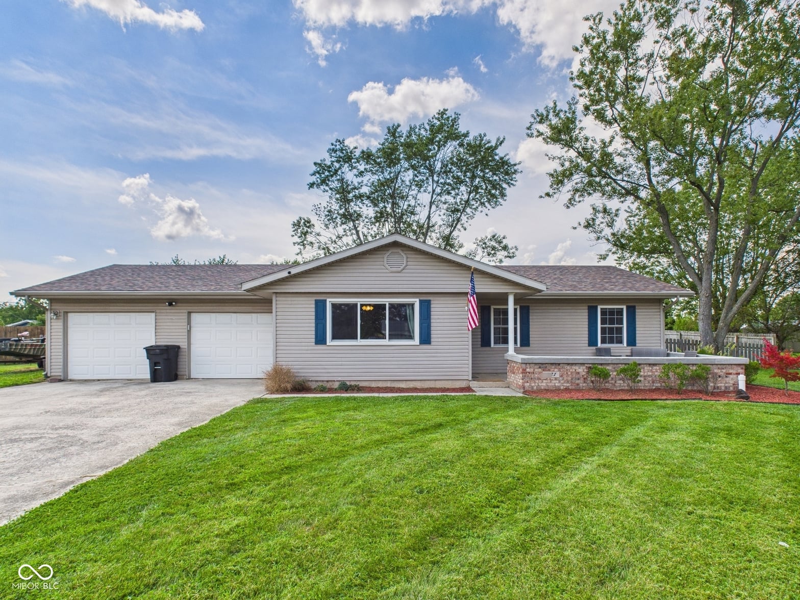 Photo of 121 Woodland Drive, Hartford City, IN