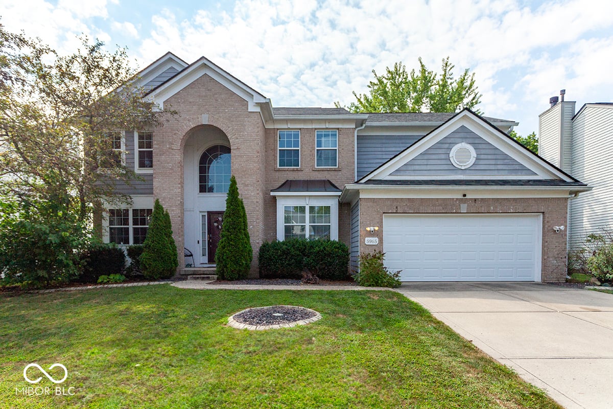 Front exterior at 5965 Mill Oak Drive, Noblesville, IN