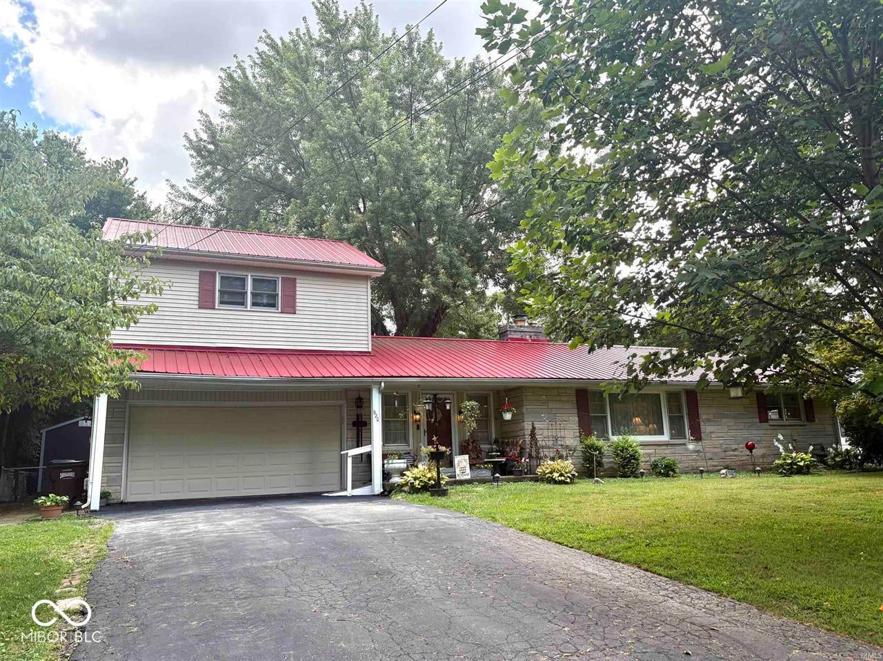 Front exterior at 920 E Front Street, Cambridge City, IN