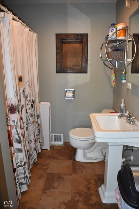 Photo of 124 S Indiana Street, Mooresville, IN