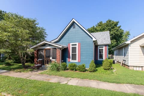 2204 Maple Street