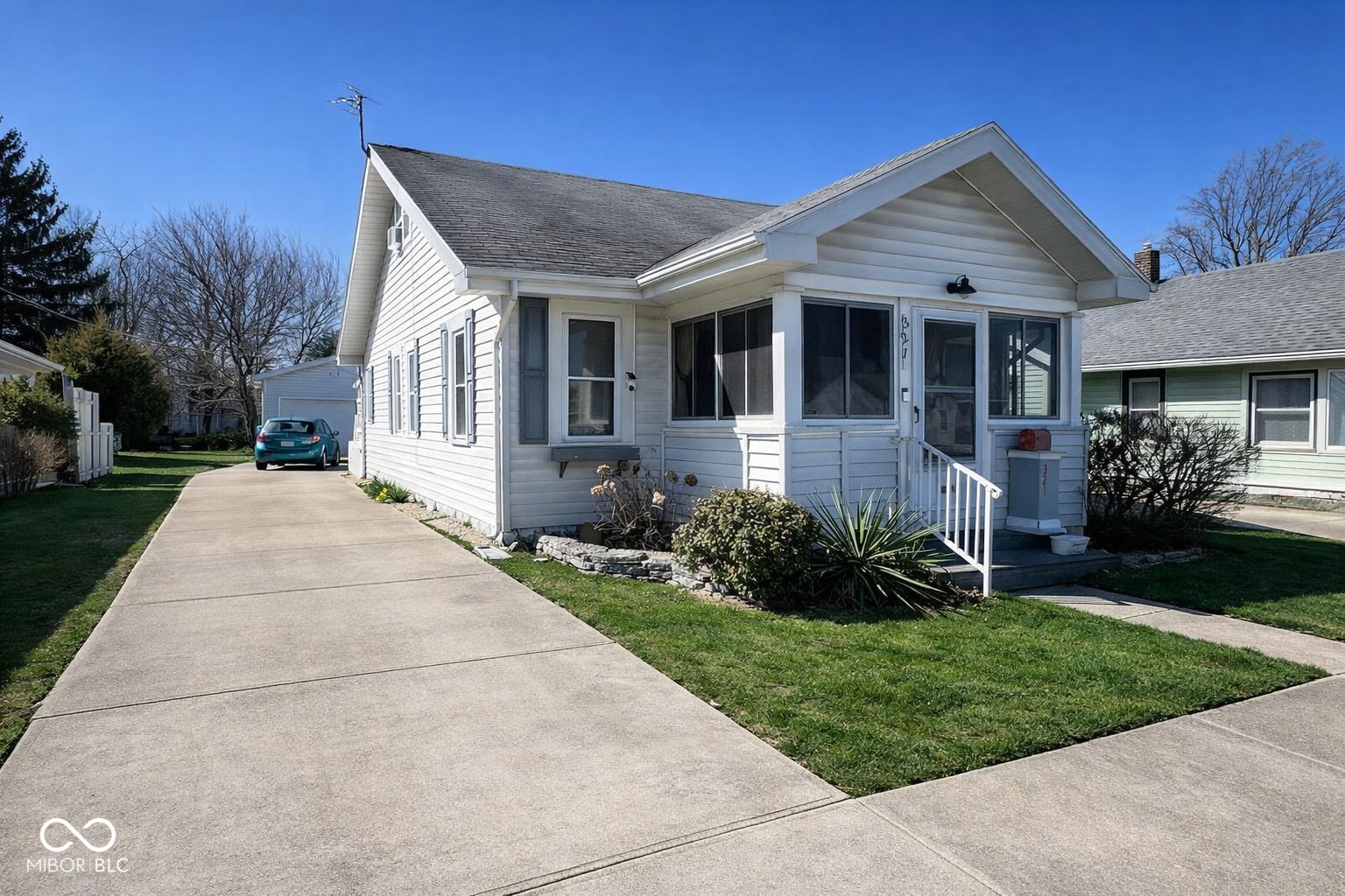 Photo of 321 S Washington Street, Chesterfield, IN