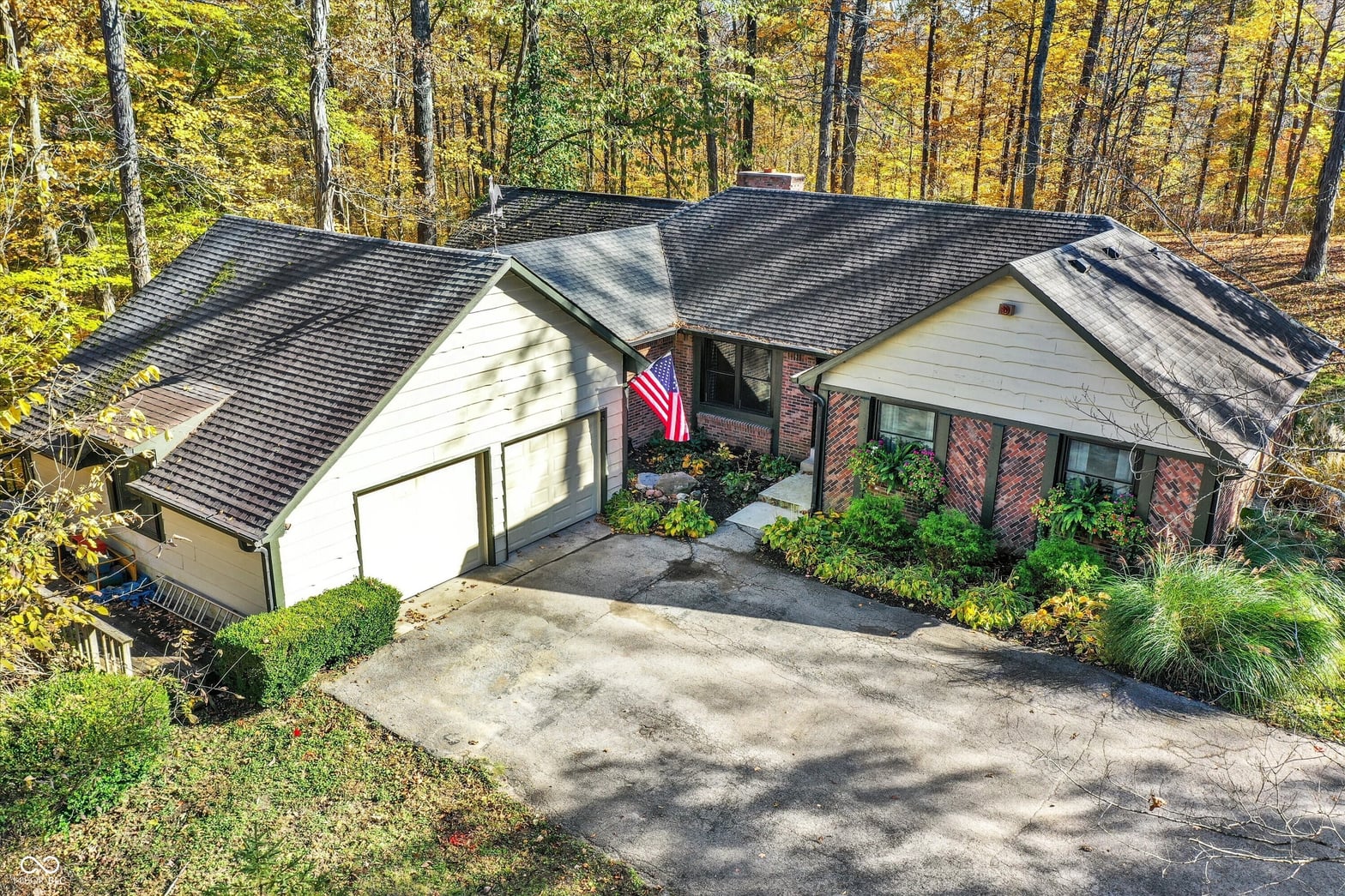 Photo of 2289 Twinlake Drive, Morgantown, IN