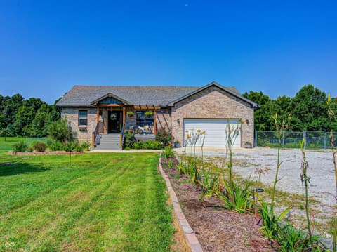 661 W County Road 1000 S