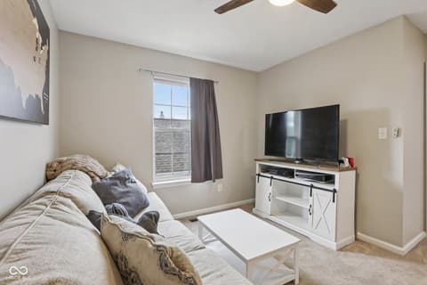 Loft — 411 Vernon Place, Westfield, IN
