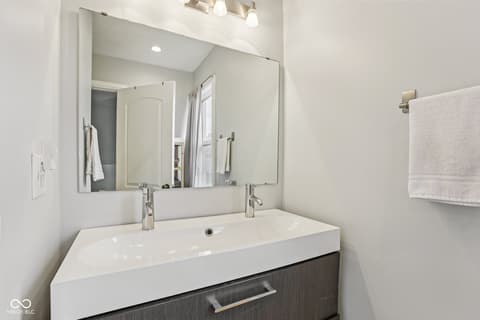 Photo of 1229 E Market Street, Indianapolis, IN