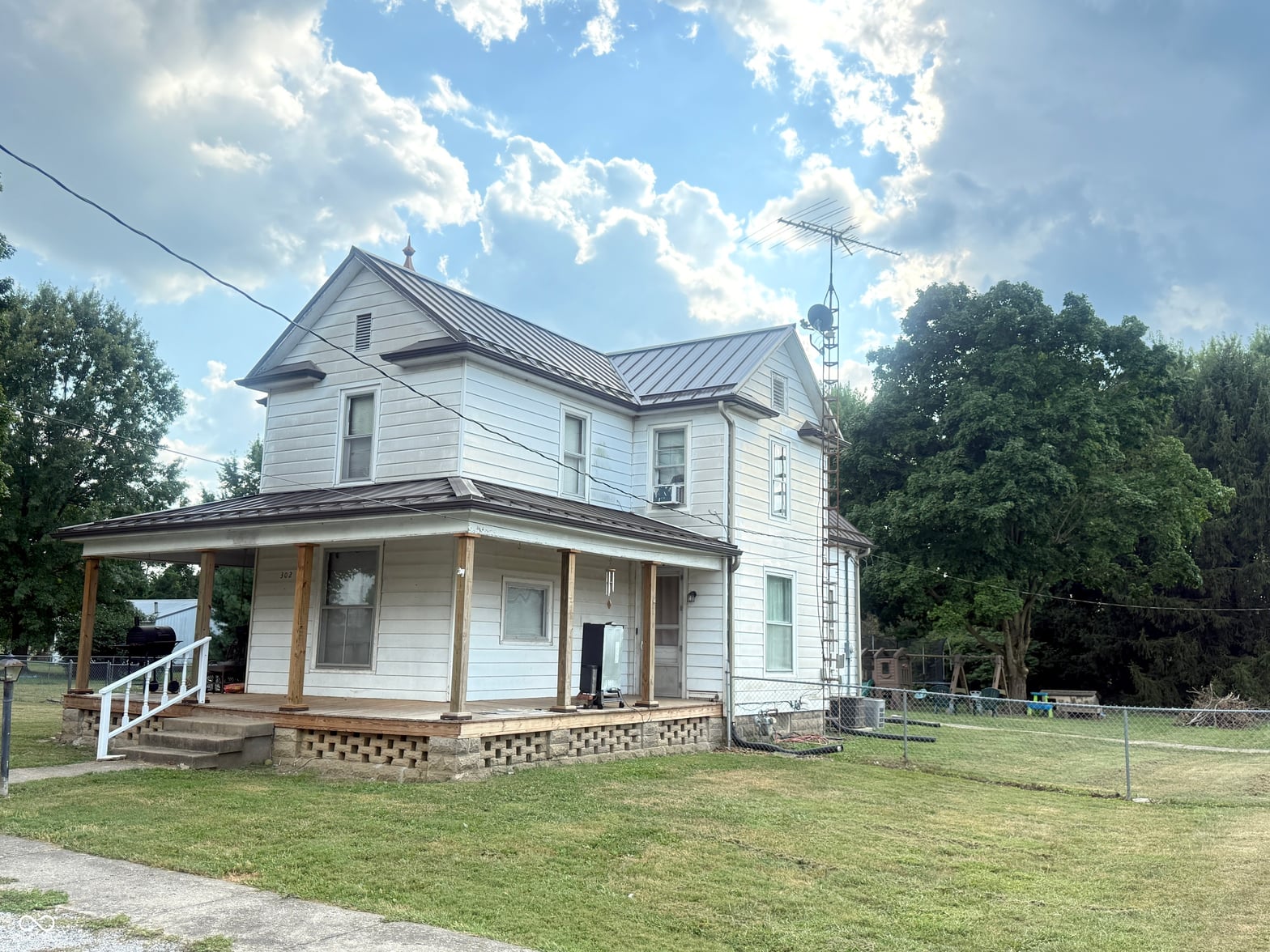 Front exterior at 302 S 1st Street, Kingman, IN