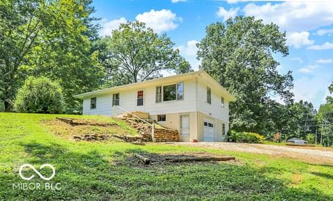 645 W Rogers Road
