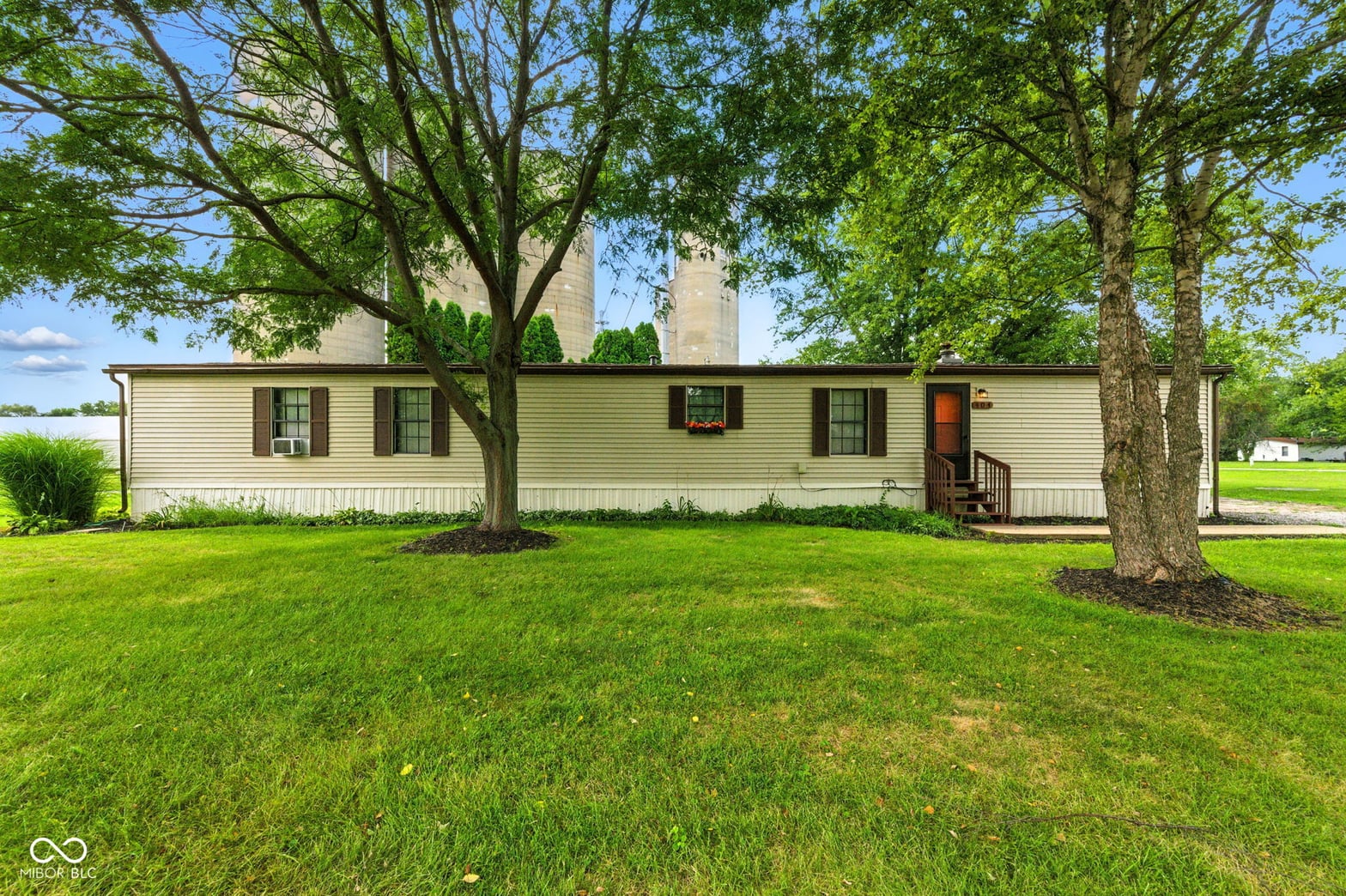 Front exterior at 404 E Pike Street, Kirklin, IN