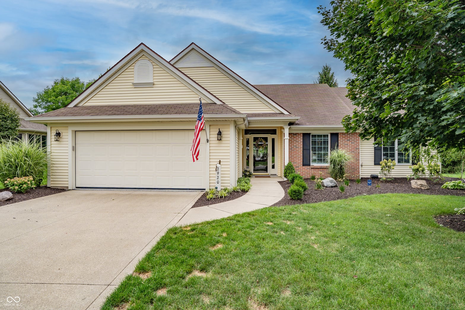 Front exterior at 2920 Sugarmans Trail, Fort Wayne, IN