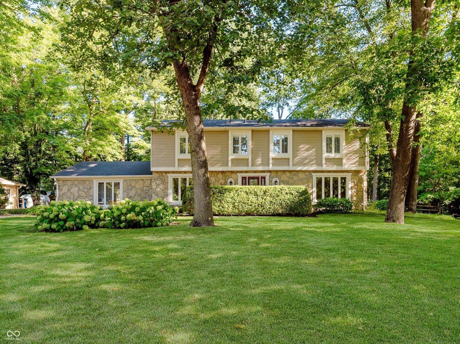 Front exterior at 32 Horseshoe Lane, Carmel, IN