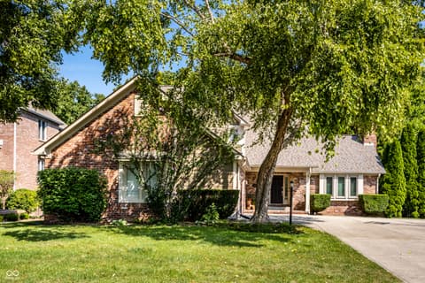 6438 Lakeside Woods Circle