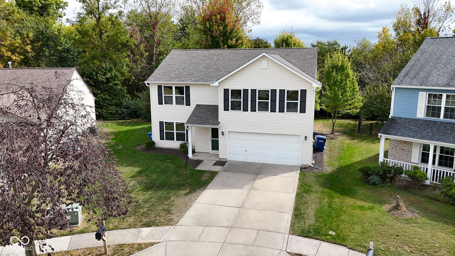 Front exterior at 15296 Wolf Run Court, Noblesville, IN