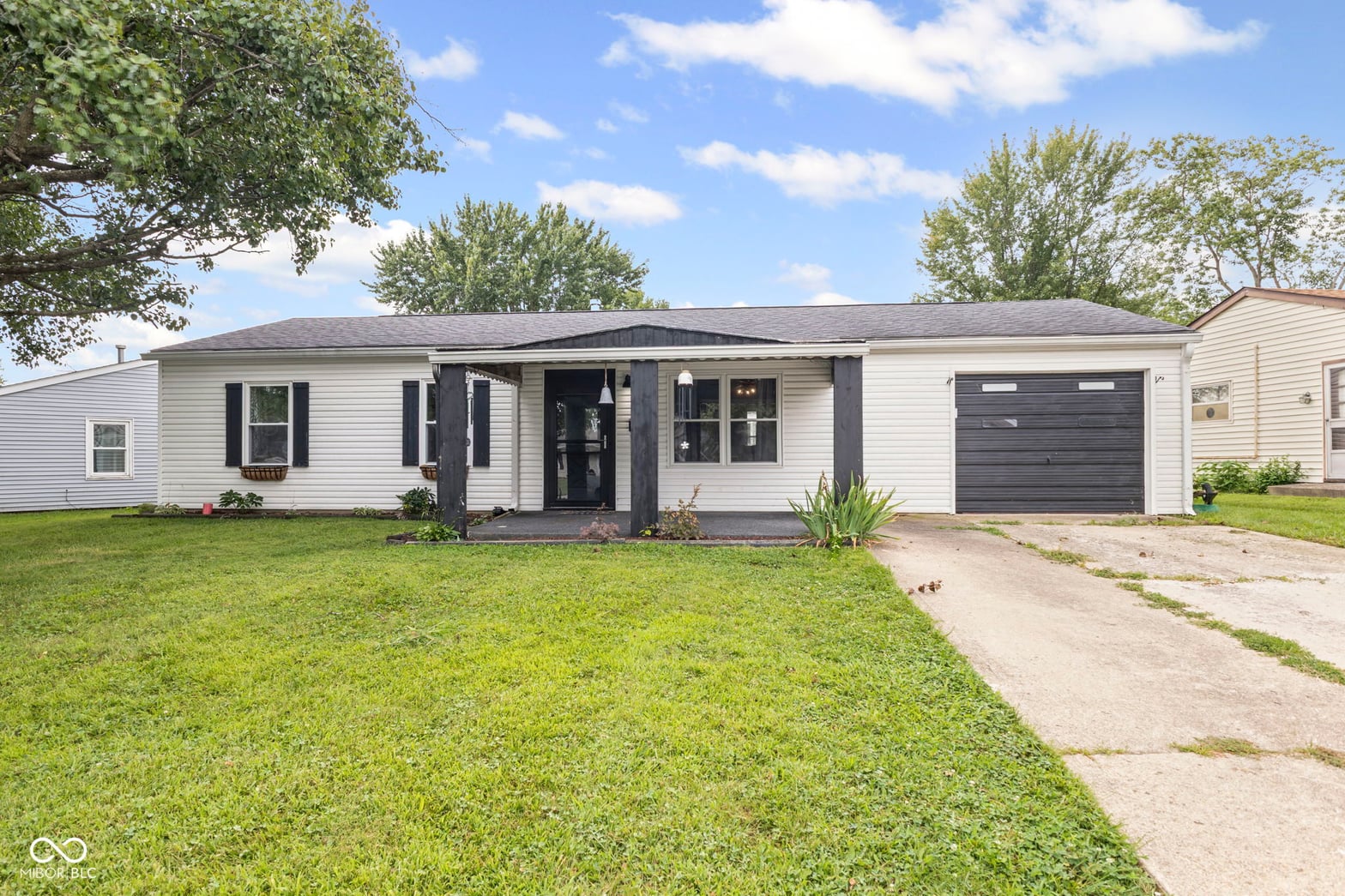 Photo of 91 North Drive, Mooresville, IN