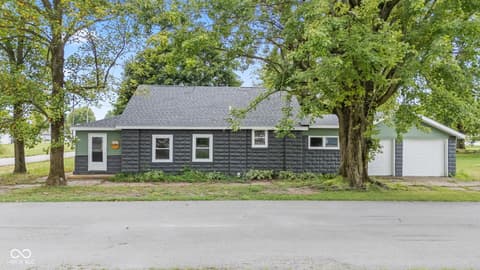 201 W Colonial Street