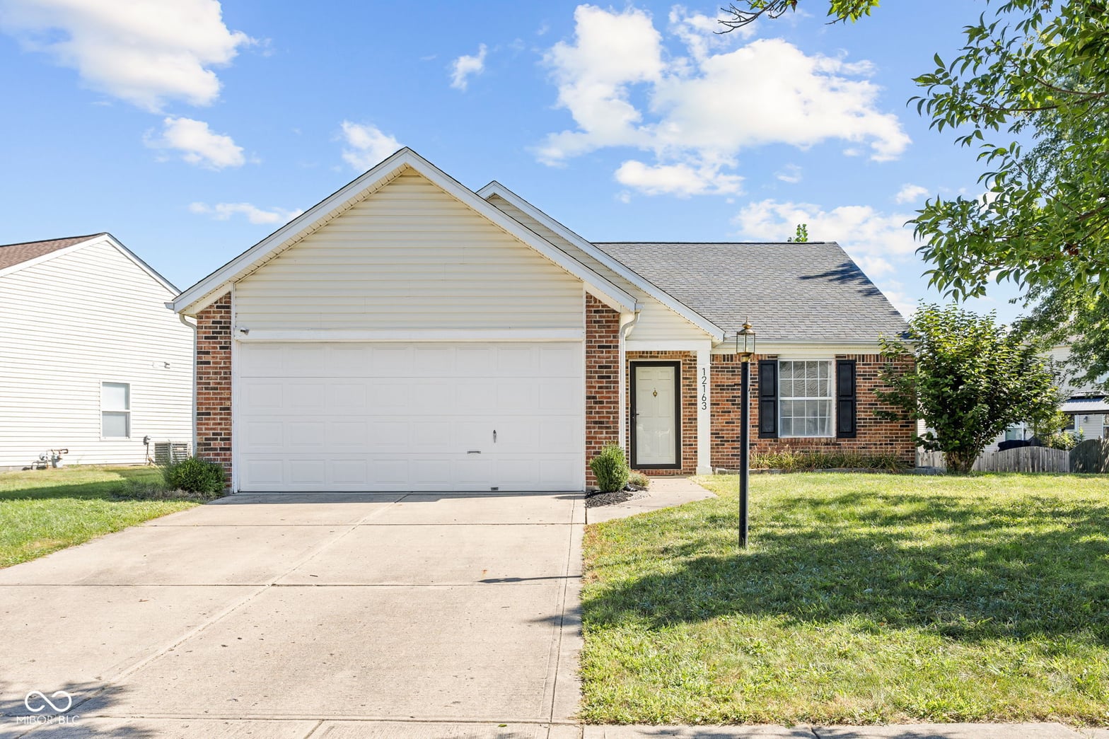 Photo of 12163 Split Granite Drive, Fishers, IN