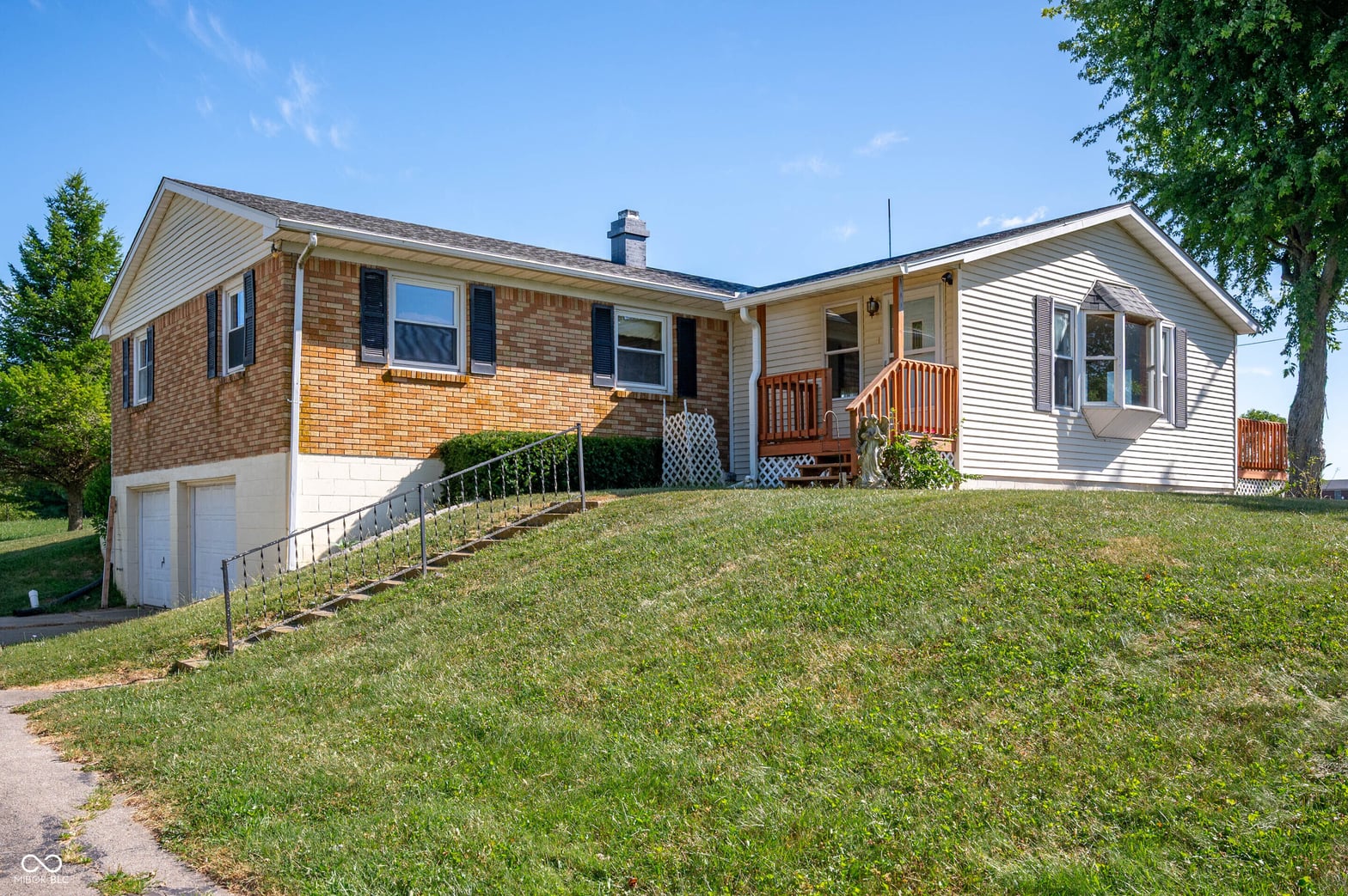 Photo of 7640 E County Road 450 North, Mooreland, IN