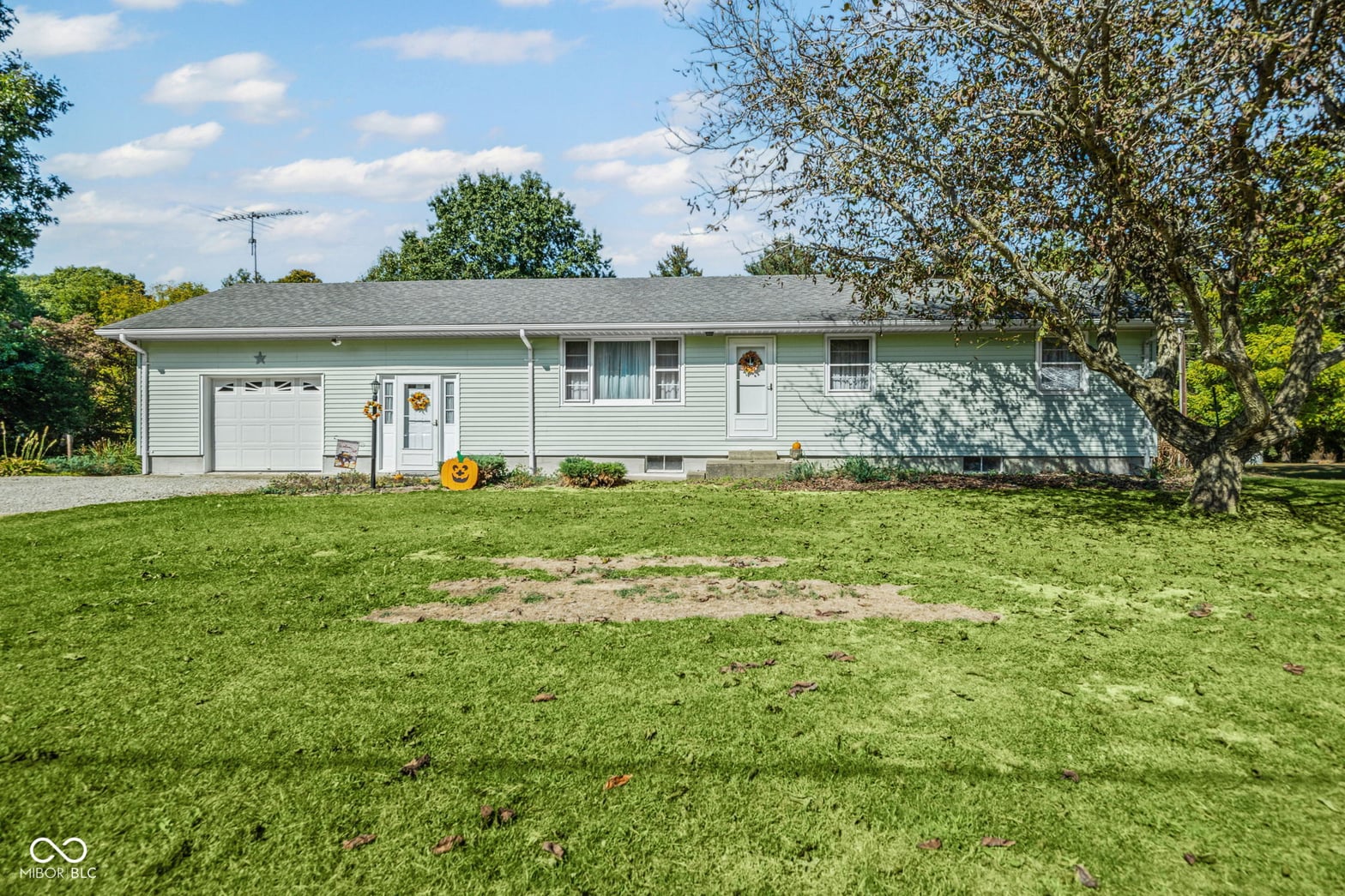 Front exterior at 2382 W Hibbs Road, Kingman, IN