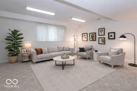 Family room at 1761 Walnut Trace, Greenfield, IN