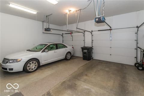Garage at 1761 Walnut Trace, Greenfield, IN