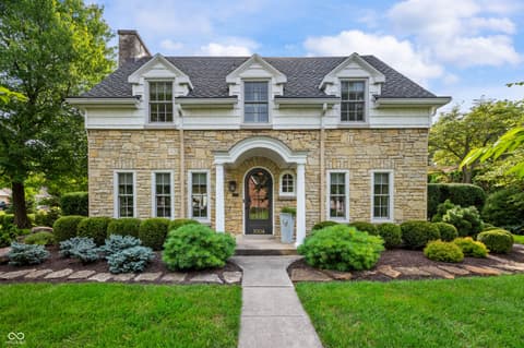 1004 N Meadow Lane