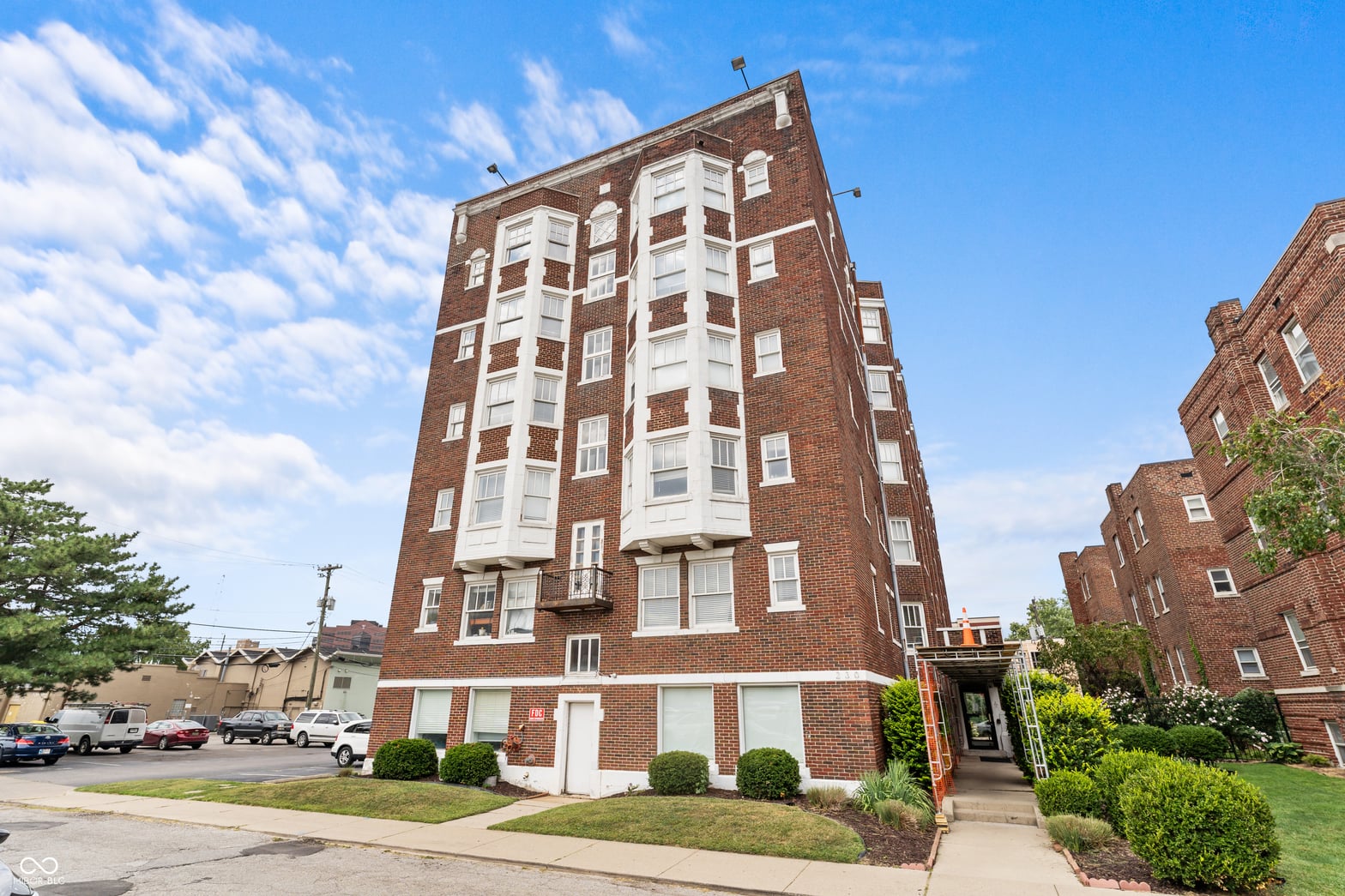 Photo of 230 E 9th Street, Indianapolis, IN