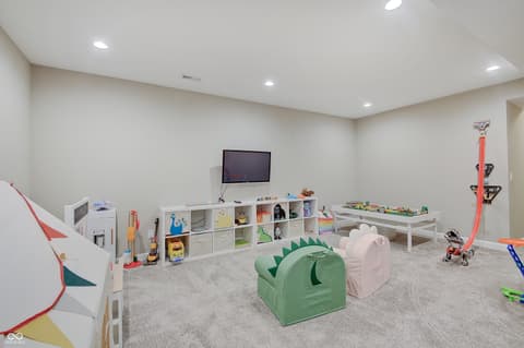 Photo of 16387 Maines Valley Drive, Noblesville, IN
