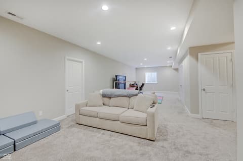 Photo of 16387 Maines Valley Drive, Noblesville, IN
