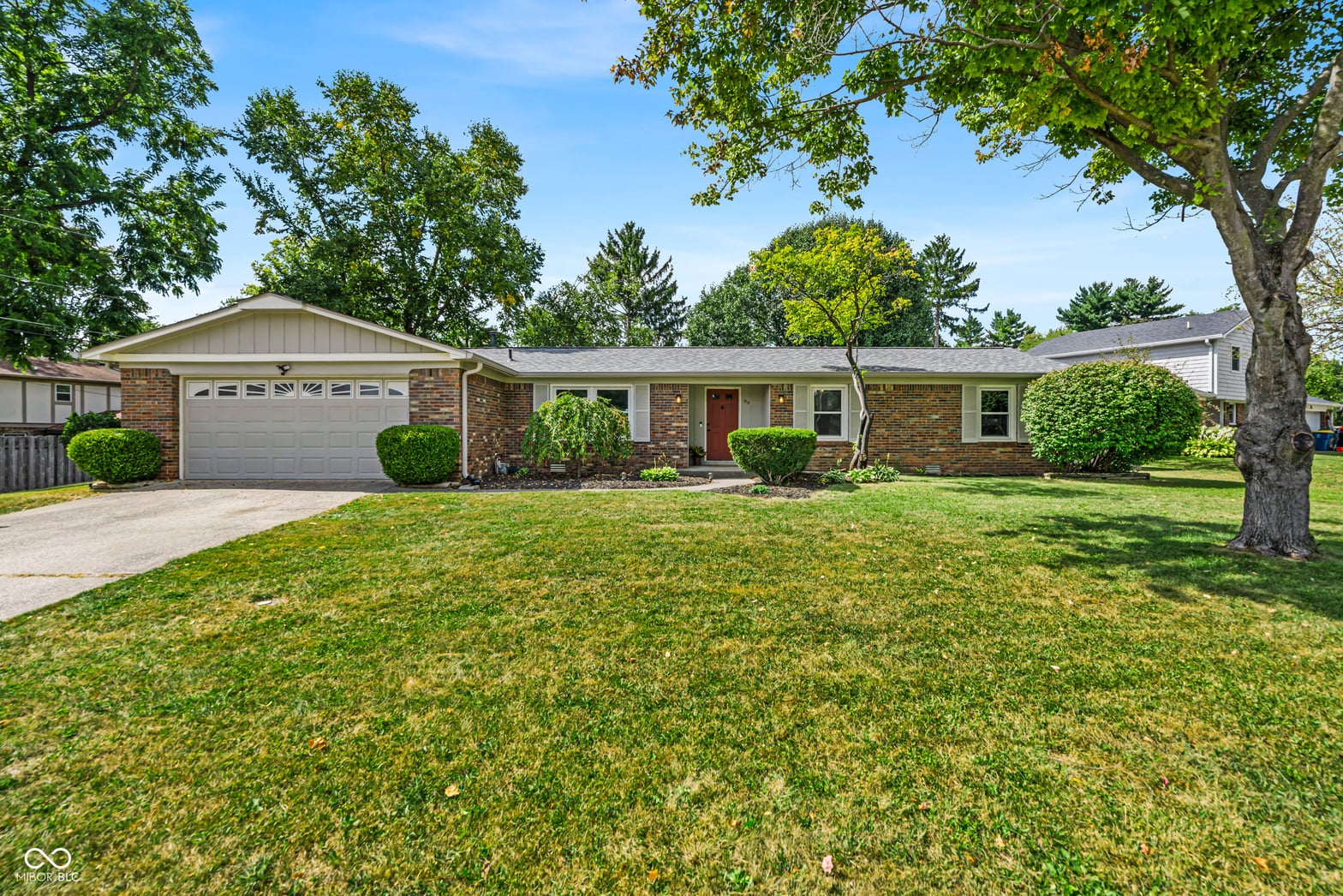Front exterior at 99 Stonehedge Court, Carmel, IN