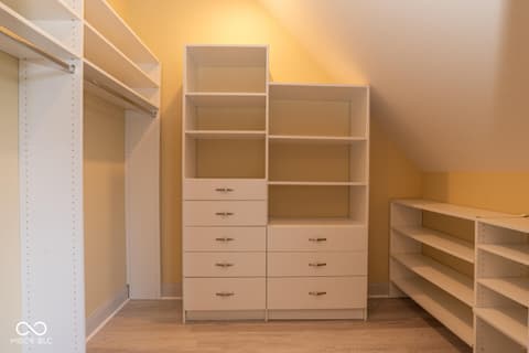 Walk In Closets — 1817 E Cheyanne Lane, Bloomington, IN