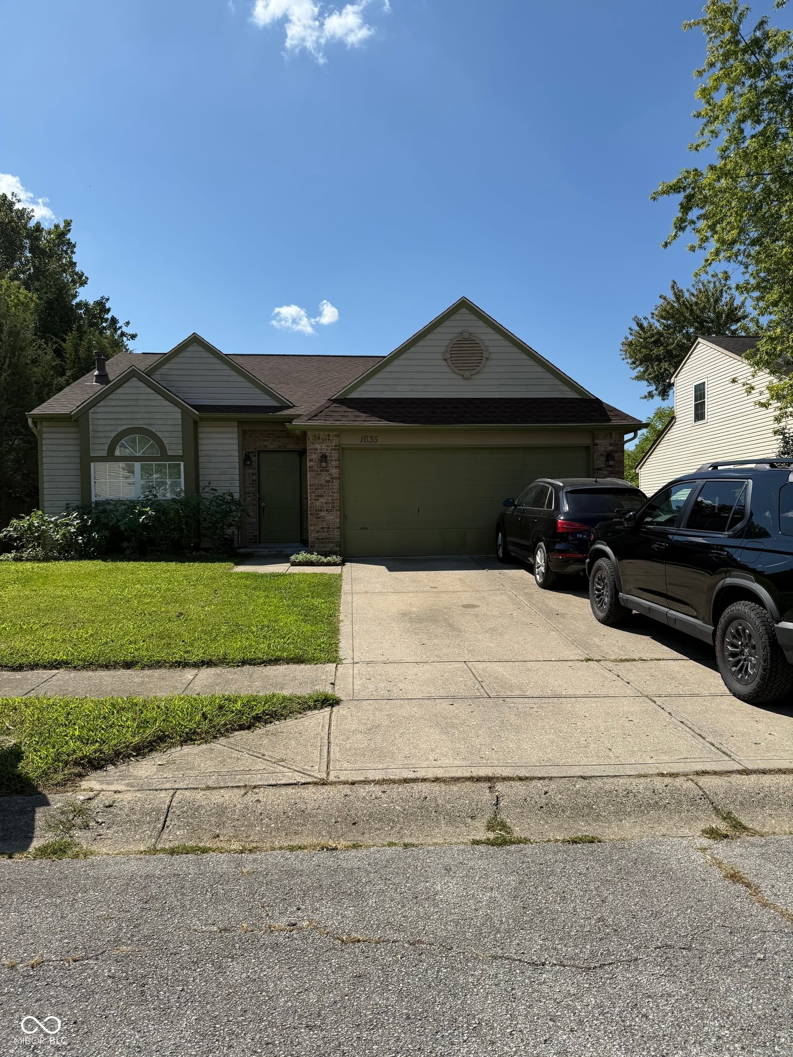 Front exterior at 1635 Remington Court, Indianapolis, IN