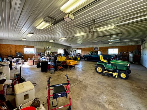 Garage at 4517 E County Road 400 S, New Castle, IN