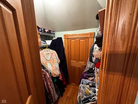 Walk In Closets — 4517 E County Road 400 S, New Castle, IN