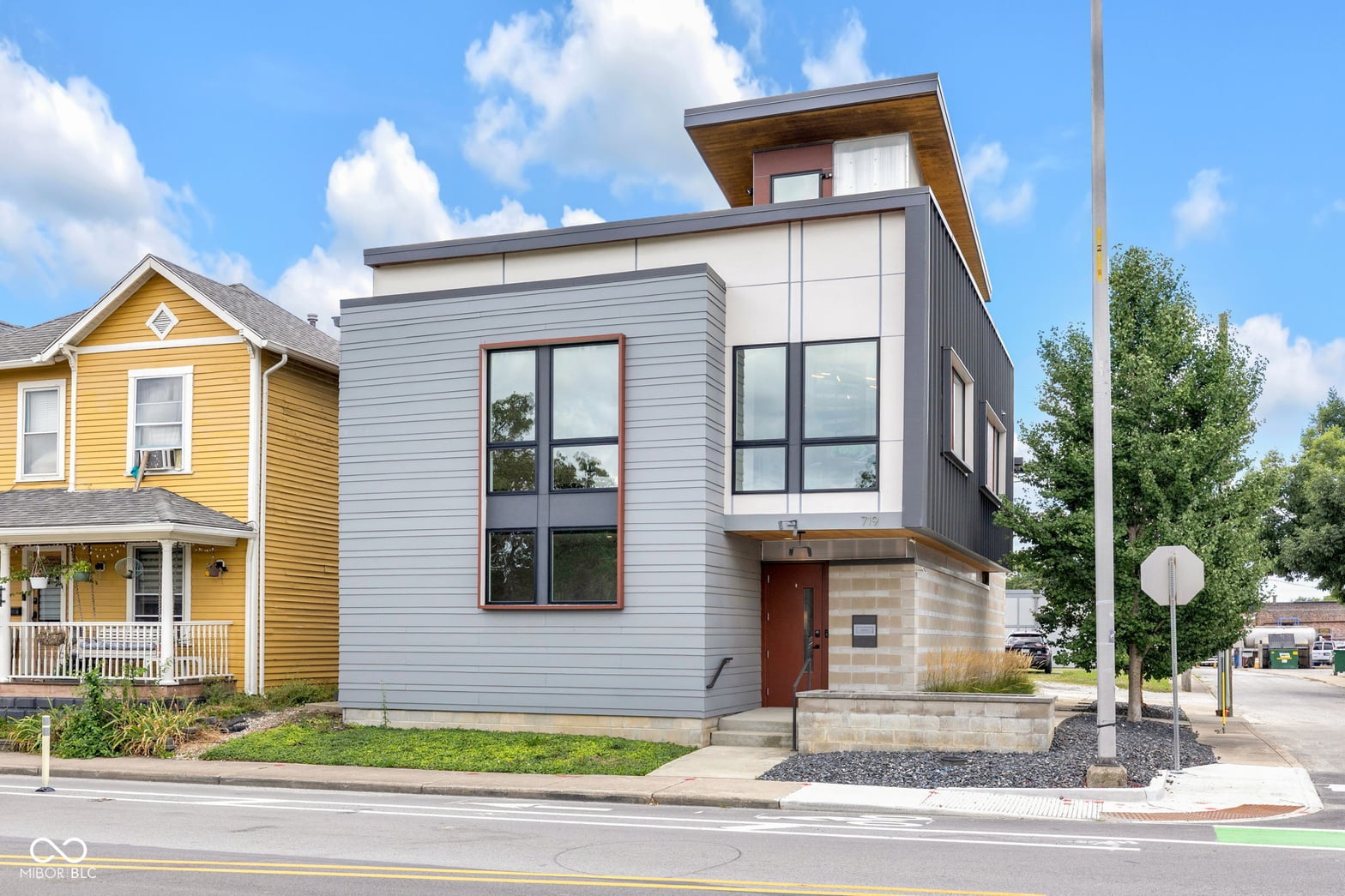 Photo of 719 E New York Street, Indianapolis, IN