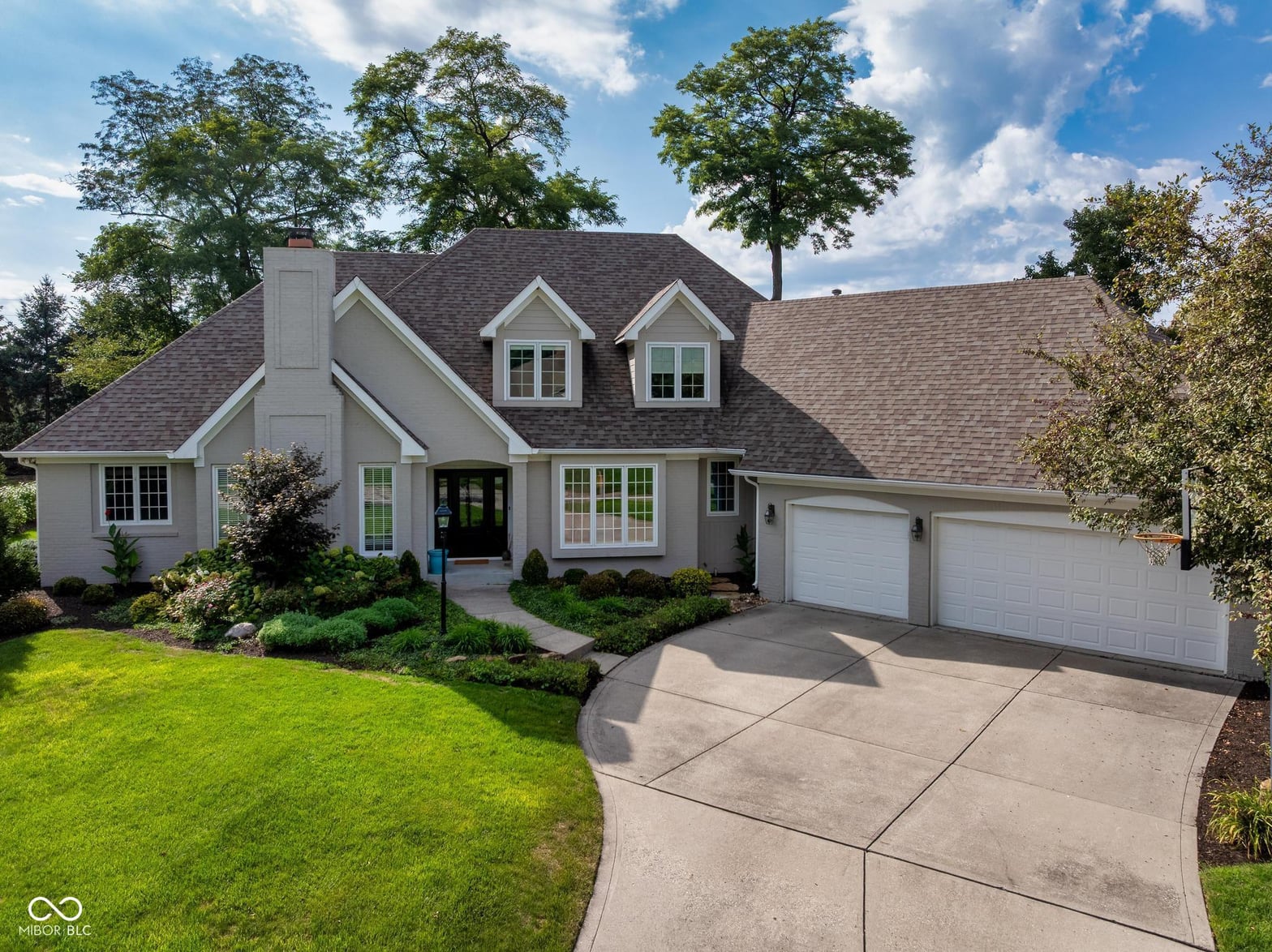 Front exterior at 10295 Summerlin Way, Fishers, IN