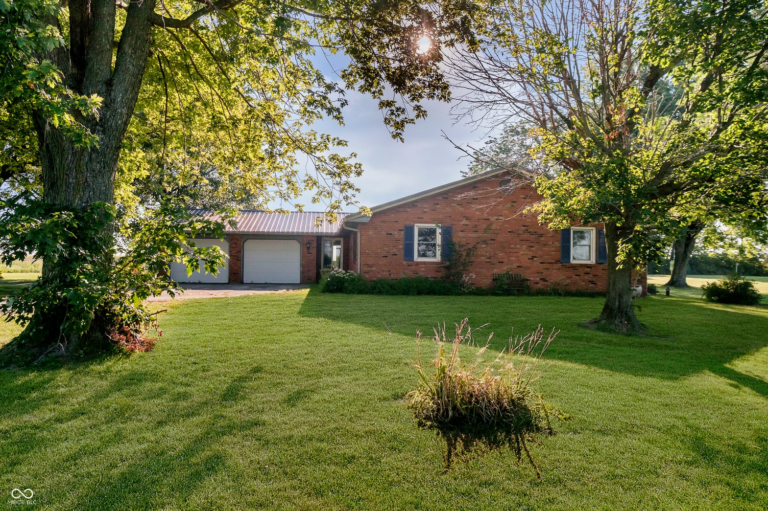 Front exterior at 14658 N 100 E, Summitville, IN