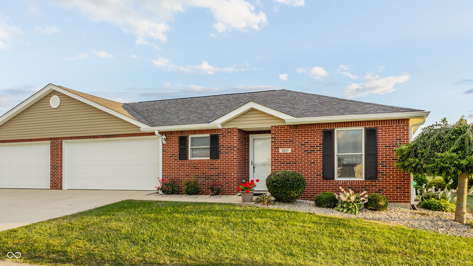 Photo of 162 Sunset Drive, Winchester, IN