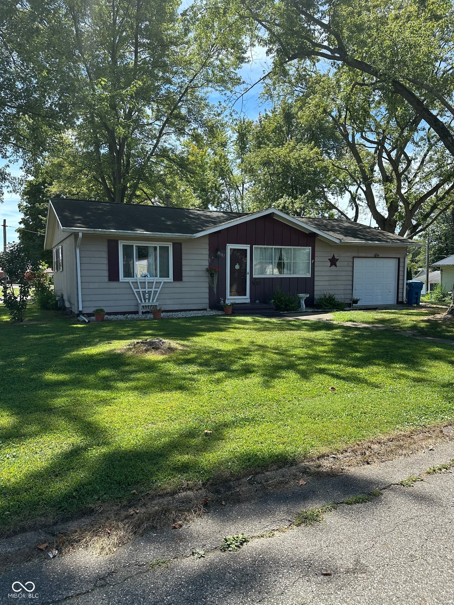 Front exterior at 301 Marion Boulevard, Covington, IN