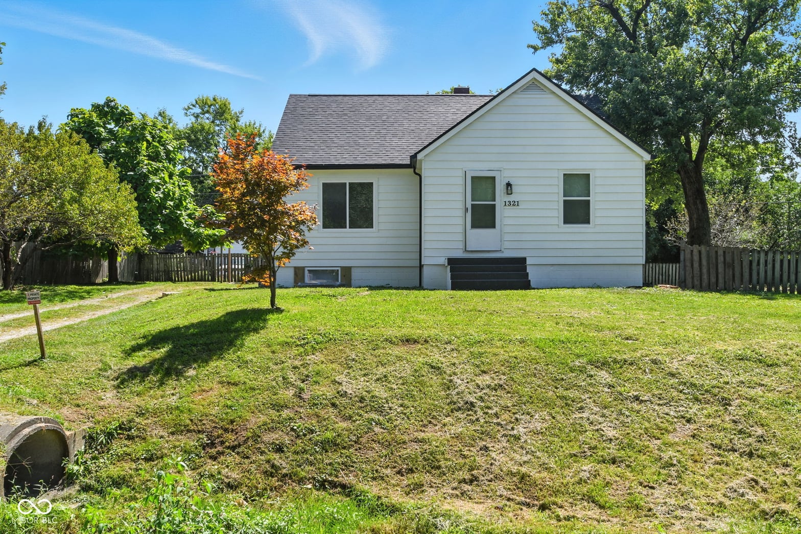Photo of 1321 S Edgecombe Avenue, Indianapolis, IN