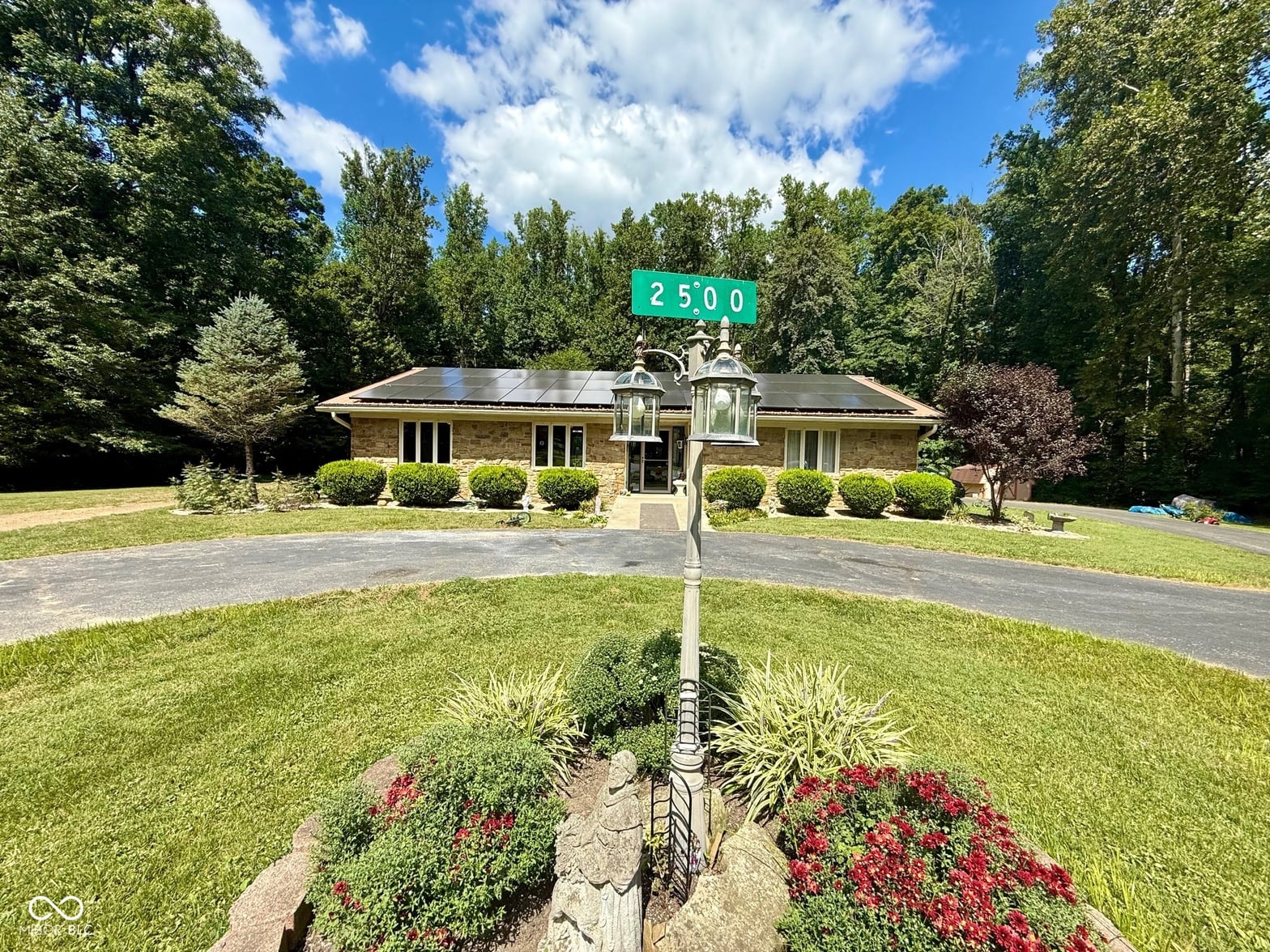 Front exterior at 2500 S Edgewood Cove, Martinsville, IN