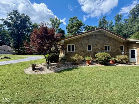 Side exterior at 2500 S Edgewood Cove, Martinsville, IN