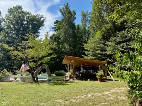 Yard at 2500 S Edgewood Cove, Martinsville, IN