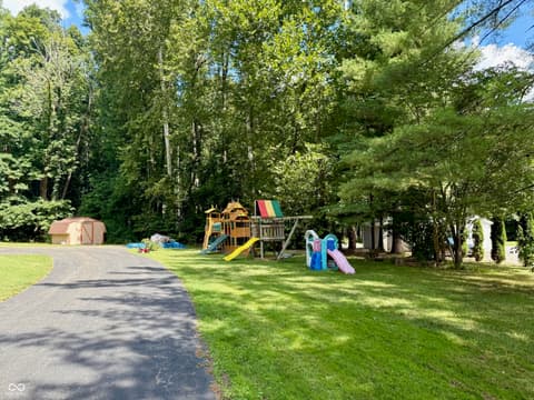 Playground — 2500 S Edgewood Cove, Martinsville, IN