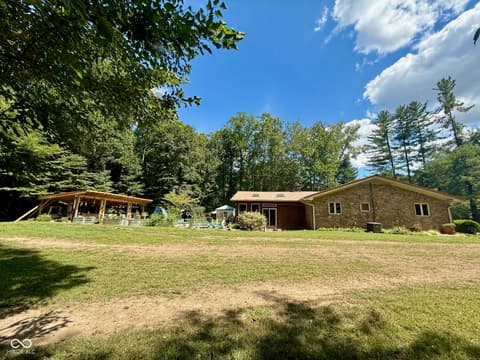 Yard at 2500 S Edgewood Cove, Martinsville, IN