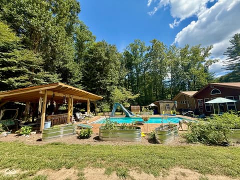Pool at 2500 S Edgewood Cove, Martinsville, IN