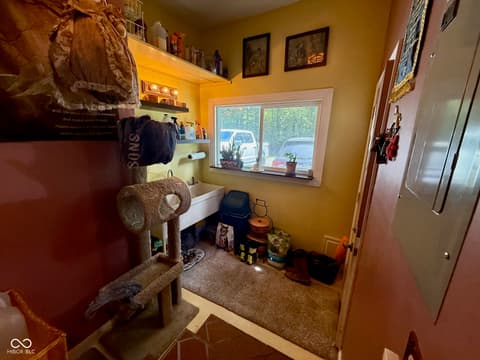 Laundry room at 2500 S Edgewood Cove, Martinsville, IN